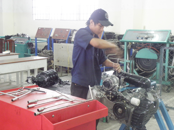 SV chuẩn bị trước khi thi.jpg